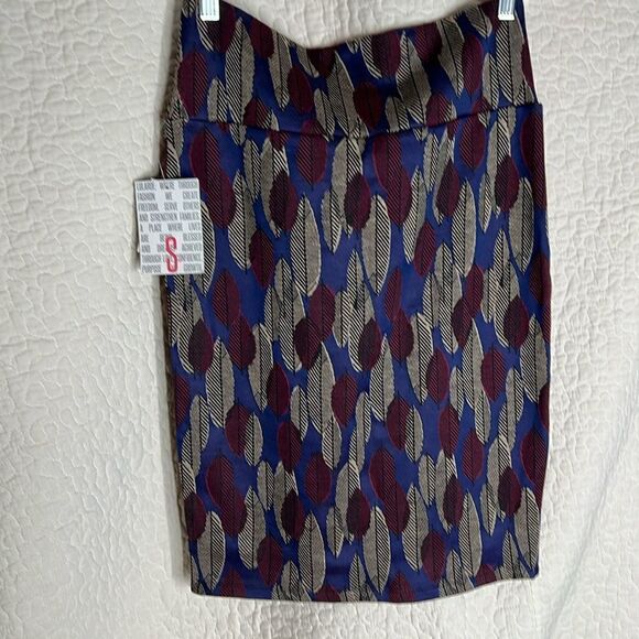 NWT LulaRoe Cassie Skirt - Picture 2 of 4